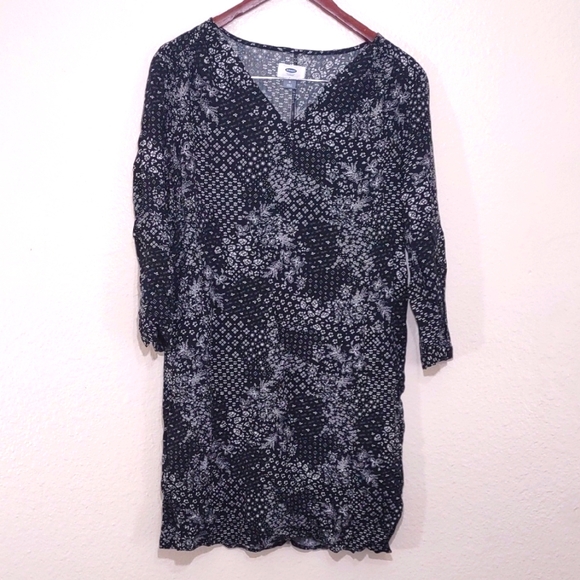 Old Navy Dresses & Skirts - LIGHTLY USED OLD NAVY MINI DRESS 3/4 SLEEVE SIZE M COLOR BLACK AND WHITE